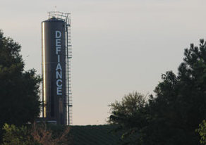 Picture of Defiance water tower.