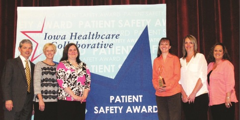 Picture of Mrytue Medical Centure receiving the 2016 Iowa Healthcare Collaborative (IHC) Patient Safety award.